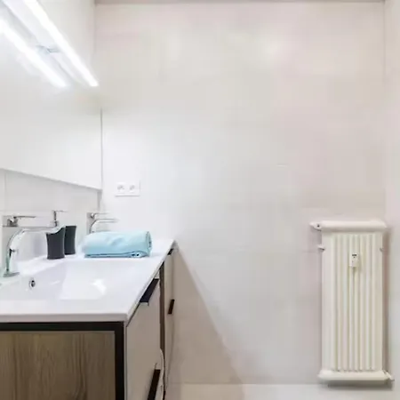 Beautiful 2 Bedrooms Close To The Sea Nice