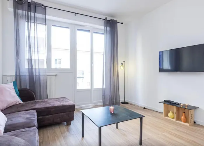 Beautiful 2 Bedrooms Close To The Sea